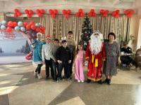 Праздничная новогодняя елка в стенах нашей школы