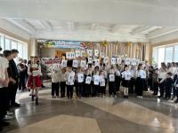 Торжественная линейка, посвященная Дню народного единства!